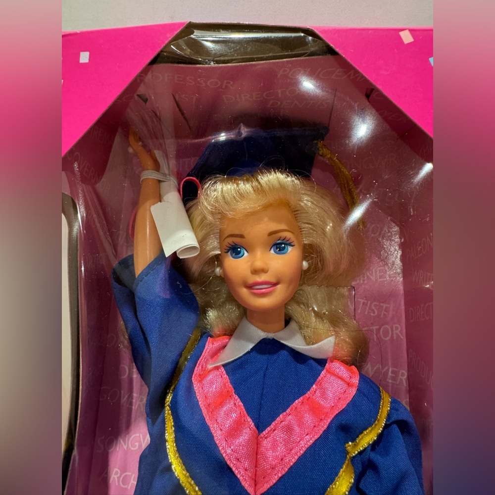 Barbie Graduation 1996 Doll in Blue and Pink NIB - Picture 5 of 7